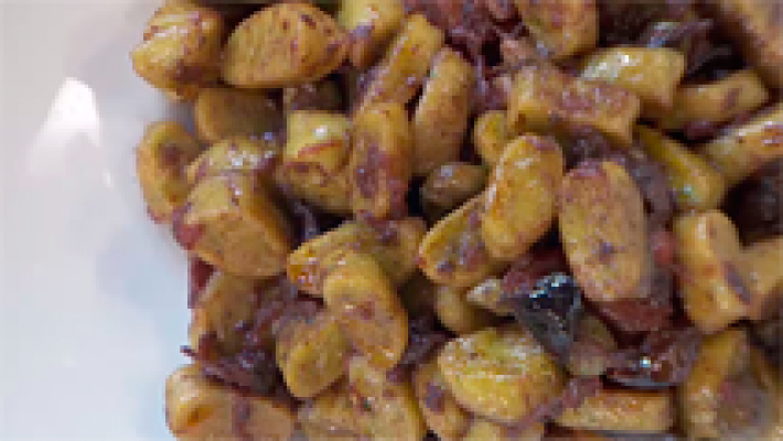 RTVE Cocina - Receta de pasta verde a la puttanesca