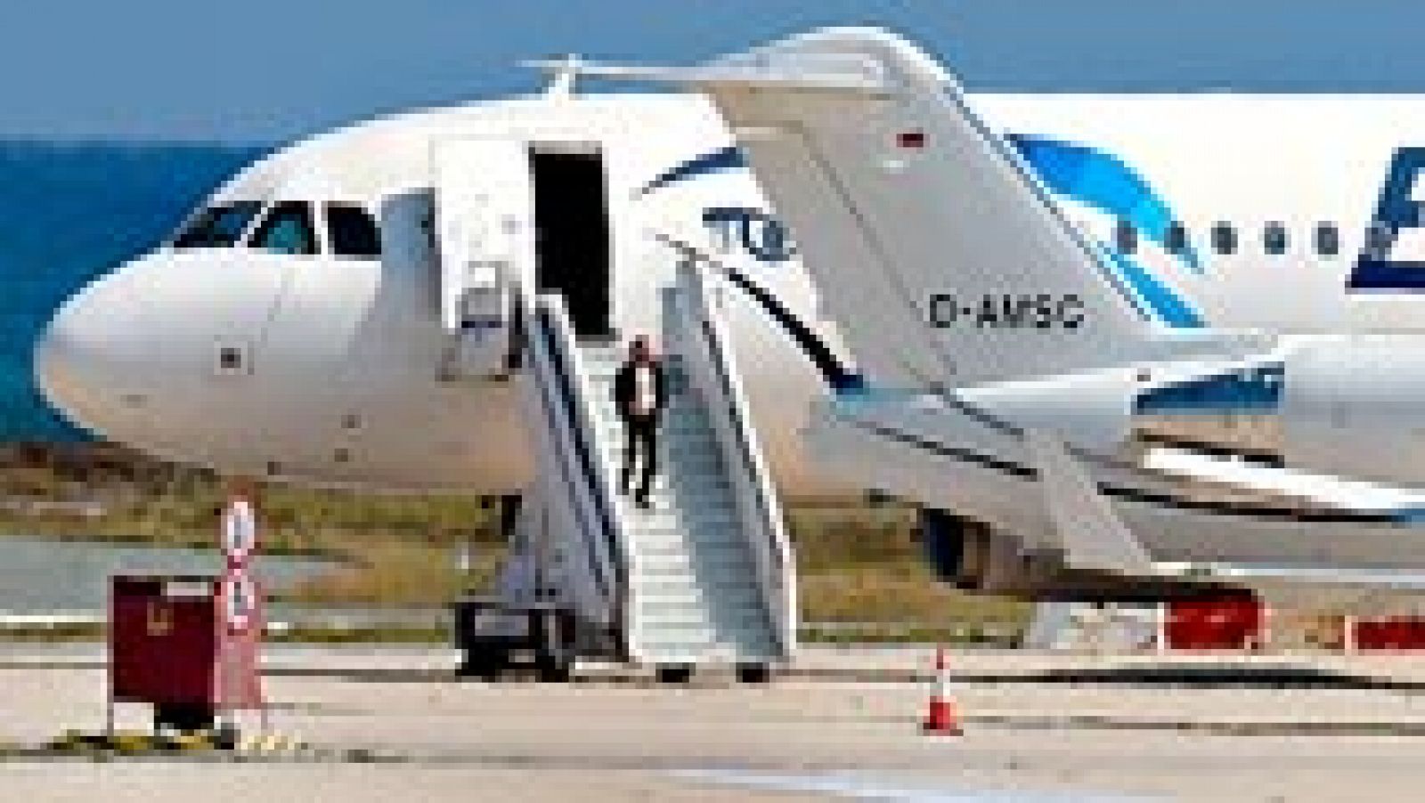 Telediario 1: El secuestro de un avión egipcio acaba sin heridos tras entregarse el secuestrador en Chipre | RTVE Play