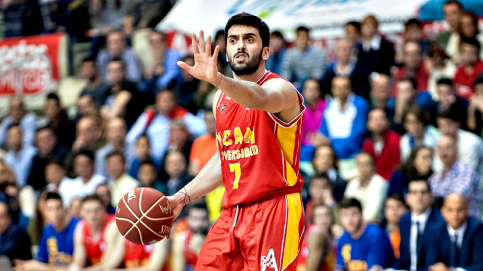 La genialidad del argentino del UCAM Murcia quizás no está entre las siete mejores jugadas porque no acabó en canasta pero ha tenido mucha repercusión a través de las redes sociales.