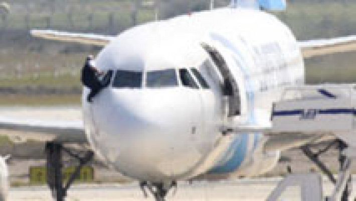 Un hombre secuestra un avión egipcio y lo desvía a Chipre antes de entregarse