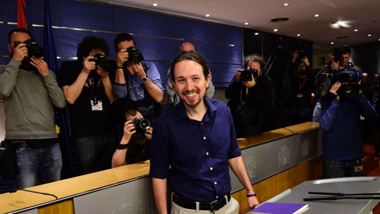 Pablo Iglesias renuncia a entrar en un posible Gobierno para facilitar un acuerdo con el PSOE