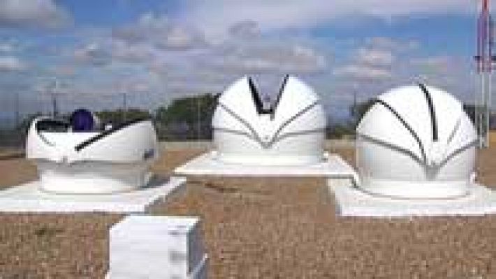 Telediario 1 - España cuenta ya con el primer centro para el control y seguimiento de asteroides y basura espacial