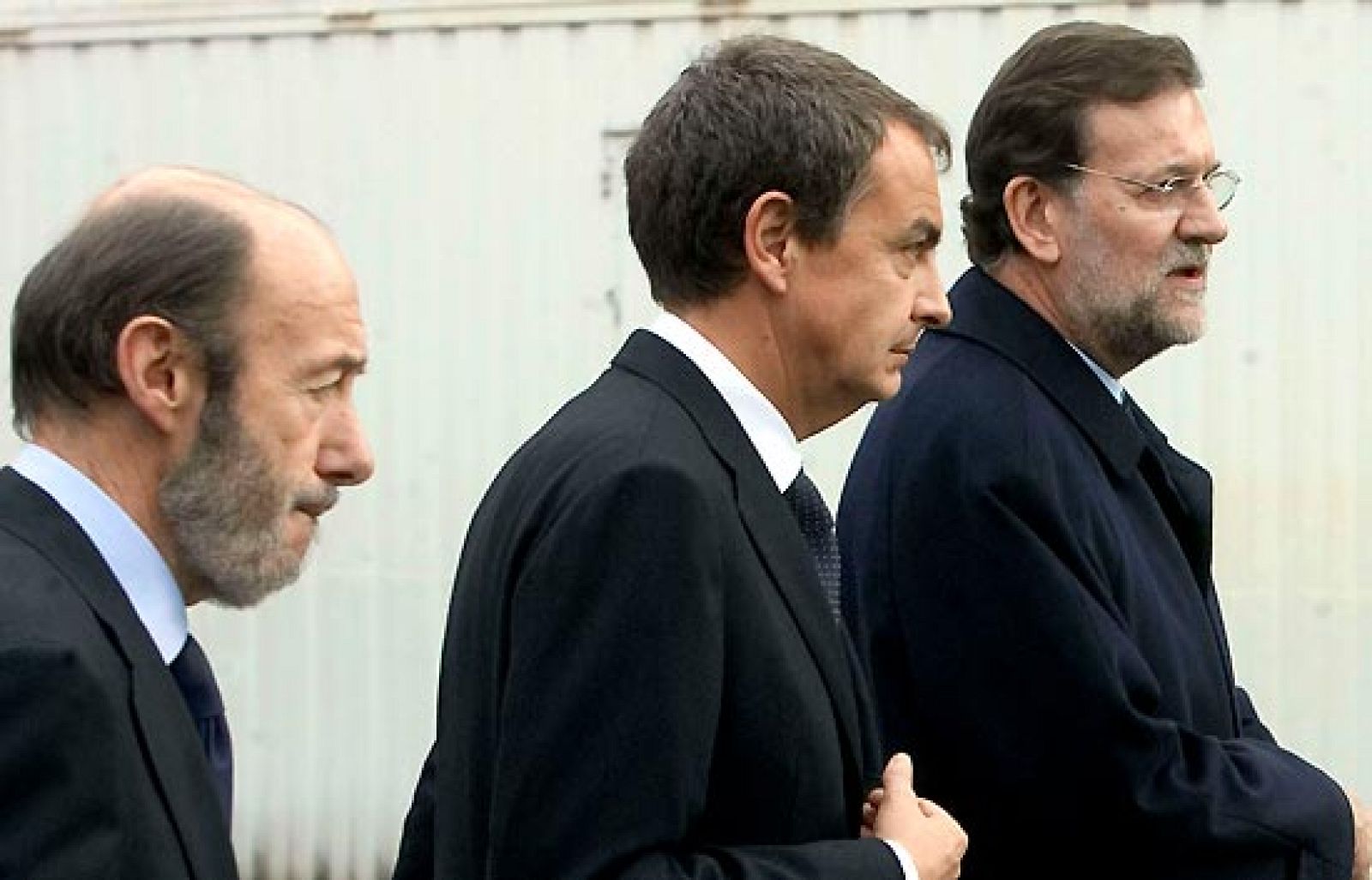 La capilla ardiente por el empresario Ignacio Uria está abierta desde primera hora de la mañana en el tanatorio | Ver