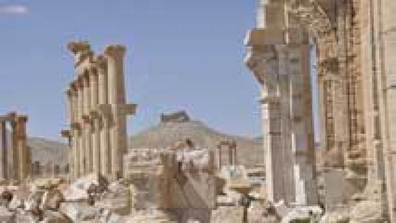 El ejército sirio encuentra una fosa común con restos de 42 cuerpos en Palmira