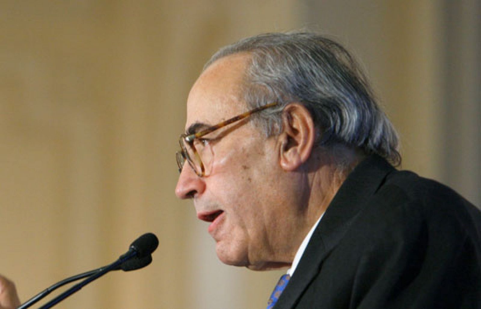 Peces Barba cree que habría que reformar la ley electoral | Ver