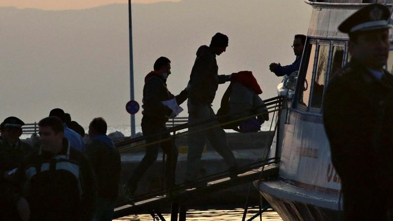 Primeras deportaciones de refugiados desde Grecia a Turquía