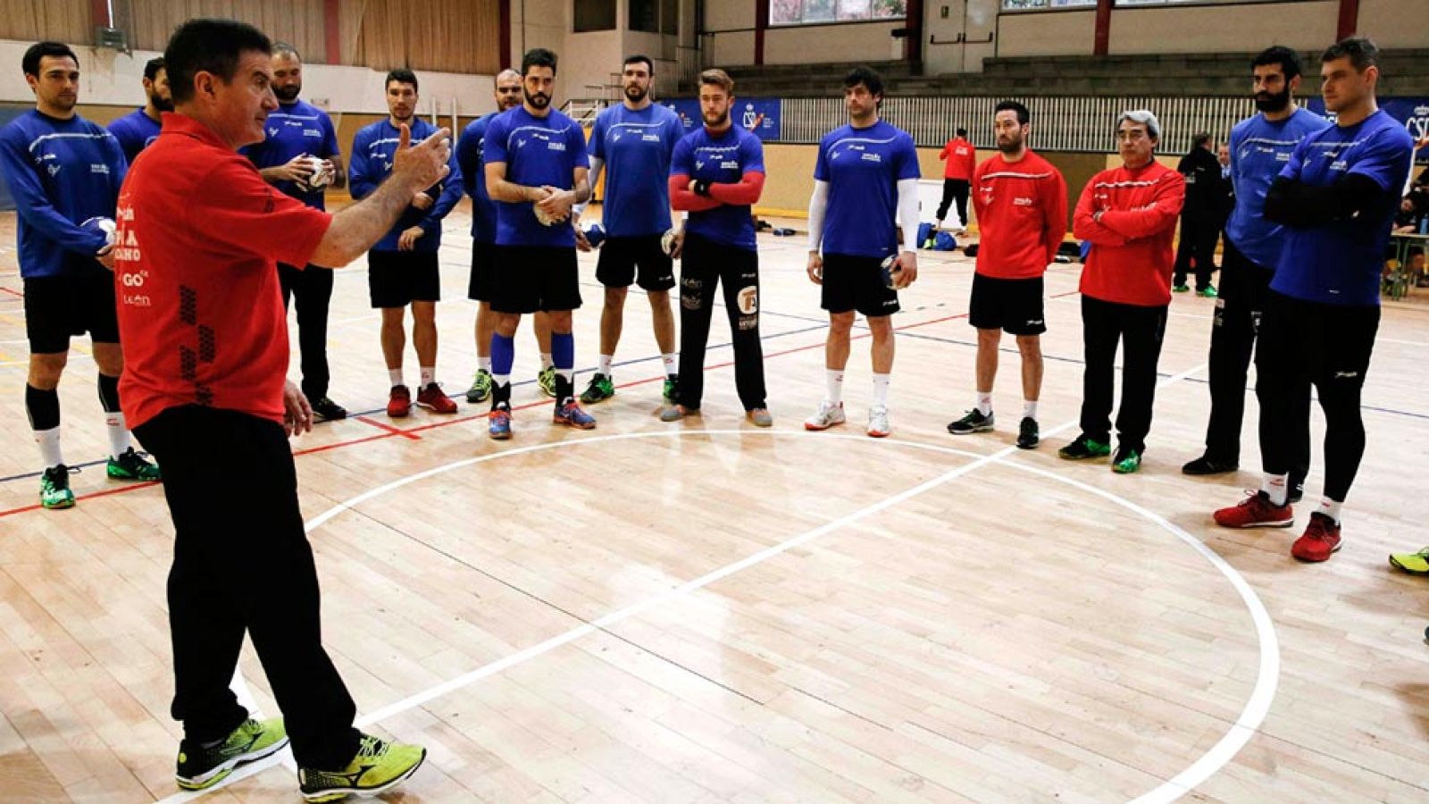 "Veo al equipo perfectamente preparado par ganar a cualquier rival", señaló el seleccionador español, Manolo Cadenas, que no dudó en señalar como clave el duelo que enfrentará en la primera jornada al conjunto español con Eslovenia.