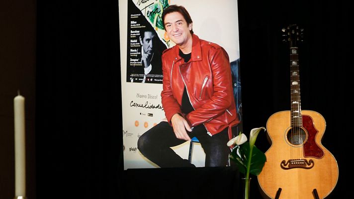 Telediario 1 - Adiós a Manolo Tena en la capilla ardiente abierta en la SGAE