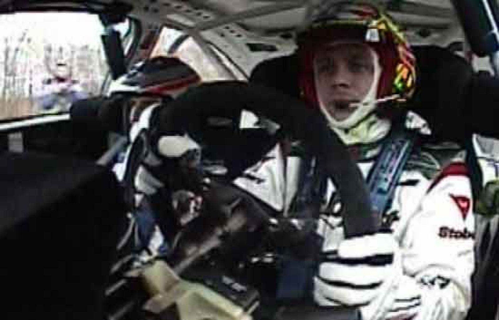 Valentino Rossi ha ido mejorando sus resultados en el Rally de Gales según avanzaba el día, aunque se encuentra muy retrasado. Tiene difícil conseguir su objetivo de finalizar entre los diez primeros, aunque en el traicionero RAC nunca se puede dar nada por seguro. 