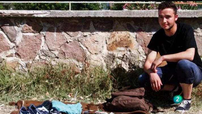 La 2 Noticias - Refugiados. "¿Y si fuera yo? ¿Qué llevaría en la mochila?"