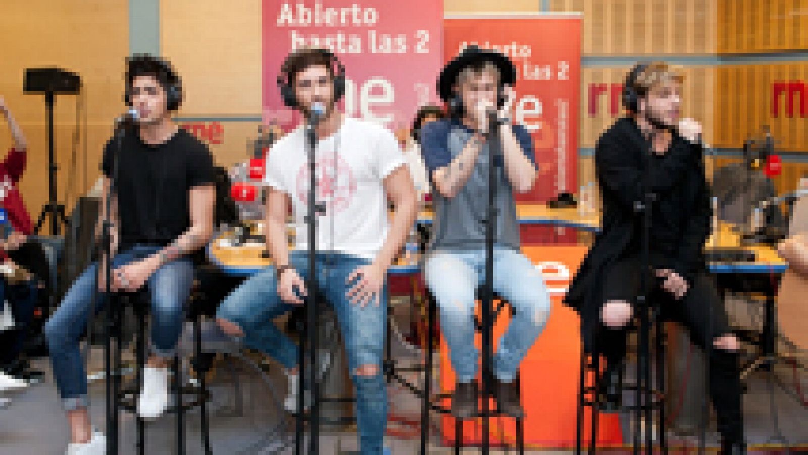 Abierto hasta las 2 - Lo último de Auryn, en acústico en el café-teatro de Radio Nacional - Ver ahora