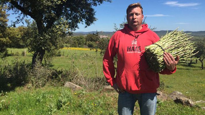 España Directo - Coge espárragos ¡y los rifa entre los vecinos!