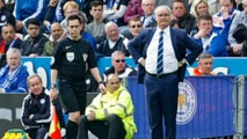 Ranieri no puede contener las lágrimas al ver cerca la liga con el Leicester
