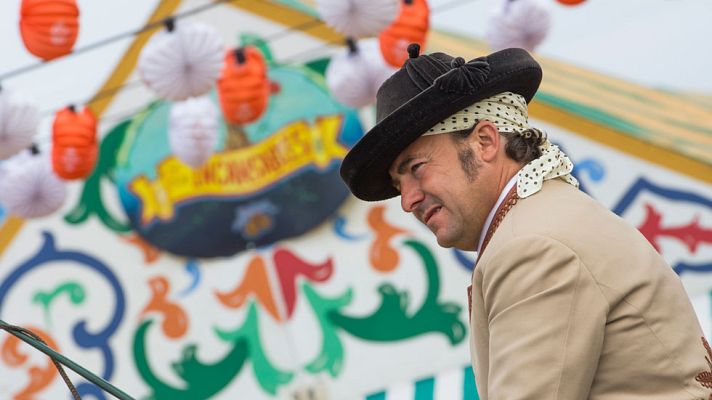 Telediario 1 - La Feria de Abril 2016 de Sevilla arranca este lunes con  el 'alumbrao' de la portada