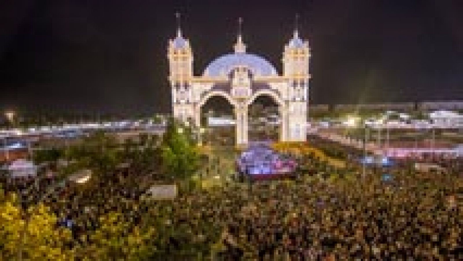 La Feria de Sevilla da comienzo con el tradicional alumbrado