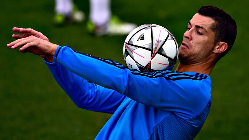 El Real Madrid recuerda sus diez copas de Europa y se agarra al fútbol como principal argumento para encontrar el camino de la remontada y repetir ante el Wolfsburgo alemán, que le venció en la ida por 2-0, una noche mágica en competición europea par