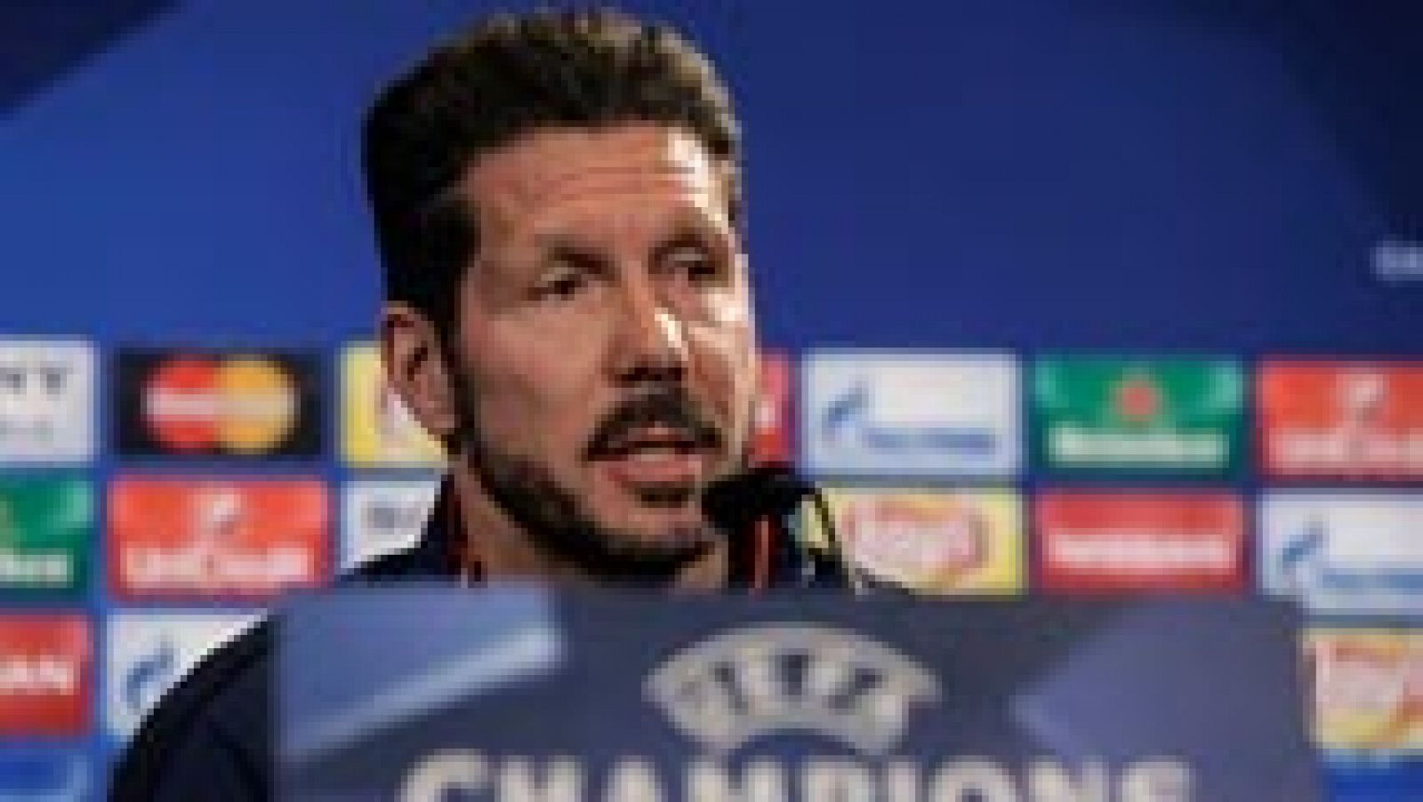 El entrenador del Atlético de Madrid, Diego Simeone, ha destacado este martes, en la víspera de recibir al Barcelona en el partido de vuelta de los cuartos de final de la Liga de Campeones, que "ser" del equipo rojiblanco es ser "perseverante, competitivo, no dar nada por perdido y luchar con las dificultades". [Atlético - Barcelona, en vivo, miércoles a las 20:45 en RTVE.es]