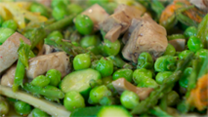 Receta de papillote de verduras y setas de primavera