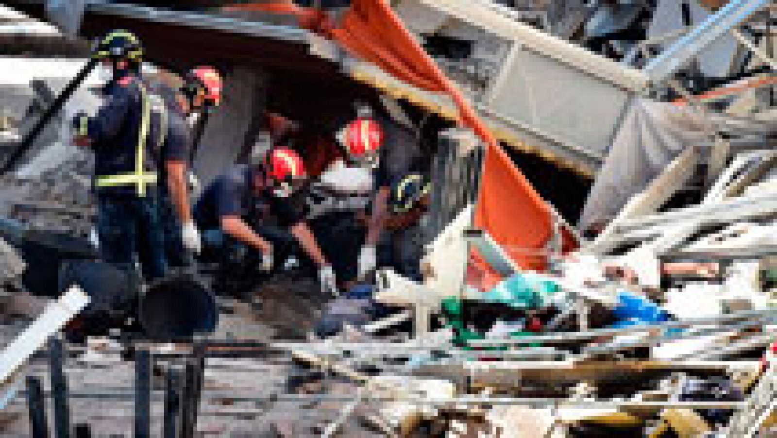 Telediario 1: Dos muertos y ocho personas sin localizar tras el derrumbe de un edificio en Tenerife | RTVE Play