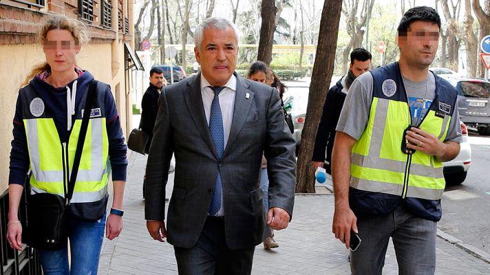 Telediario 1 - Detenidas las cúpulas de Manos Limpias y de Ausbanc por extorsión a instituciones