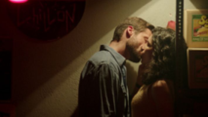 Cuéntame cómo pasó - Inés se acuesta con Mike