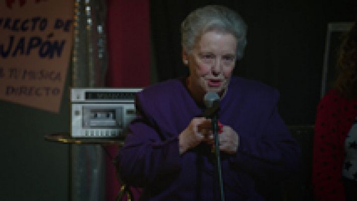 Herminia canta 'Francisco Alegre' en el karaoke 