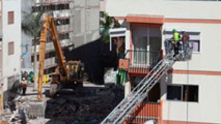 Telediario 1 - La espera se hace larga en Los Cristianos