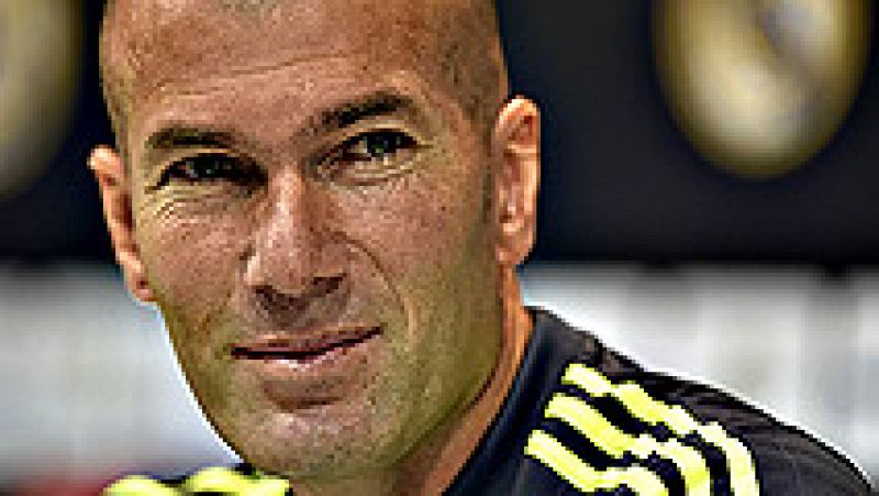 Zinedine Zidane, técnico del Real Madrid, aseguró que la eliminatoria ante el Manchester City de semifinales de Liga de Campeones "va a ser una disputa total", y destacó como "la única cosa positiva" jugar "la vuelta en casa".