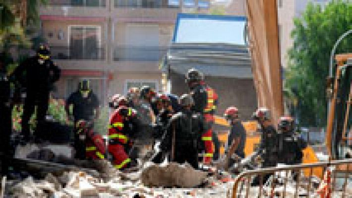 Telediario 1 - Noche muy larga en los Cristianos, en Tenerife