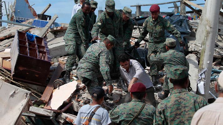 Telediario 1 - Españoles que han vivido el terremoto en Ecuador cuentan su