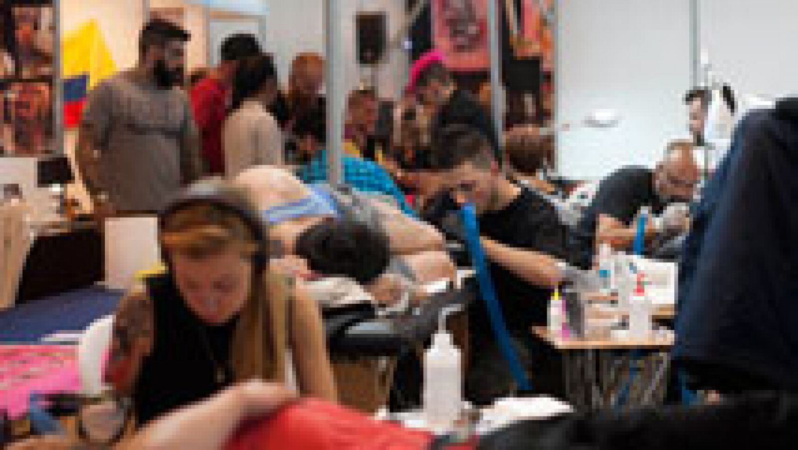 10.000 asistentes a la octava convención del tatuaje en Zaragoza
