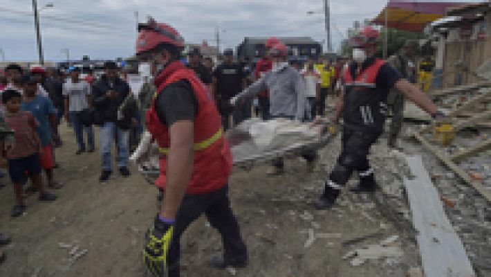 Informativo 24h - Un terremoto de magnitud 7,8 deja centenares de víctimas en Ecuador