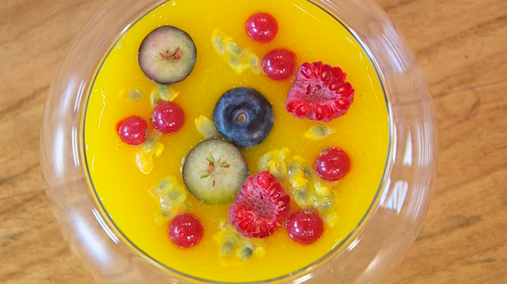 RTVE Cocina - Receta de mousse de ruibarbo con gelatina de naranja