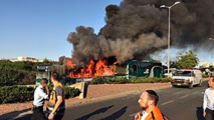 Una bomba colocada en un autobús ha herido a 21 personas en Jerusalén