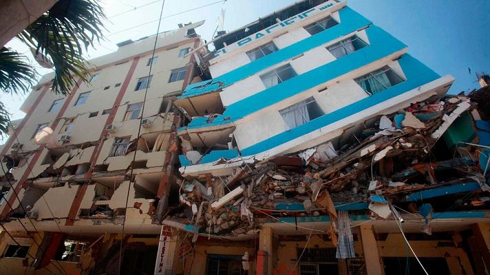 Telediario 1 - La cifra de muertos en el terremoto es ya de 570