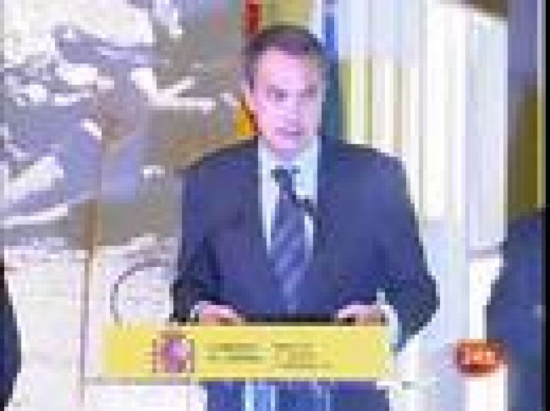 Zapatero califica de "contundente" golpe a ETA la detención del presunto jefe militar de la banda Aitzol Iriondo 