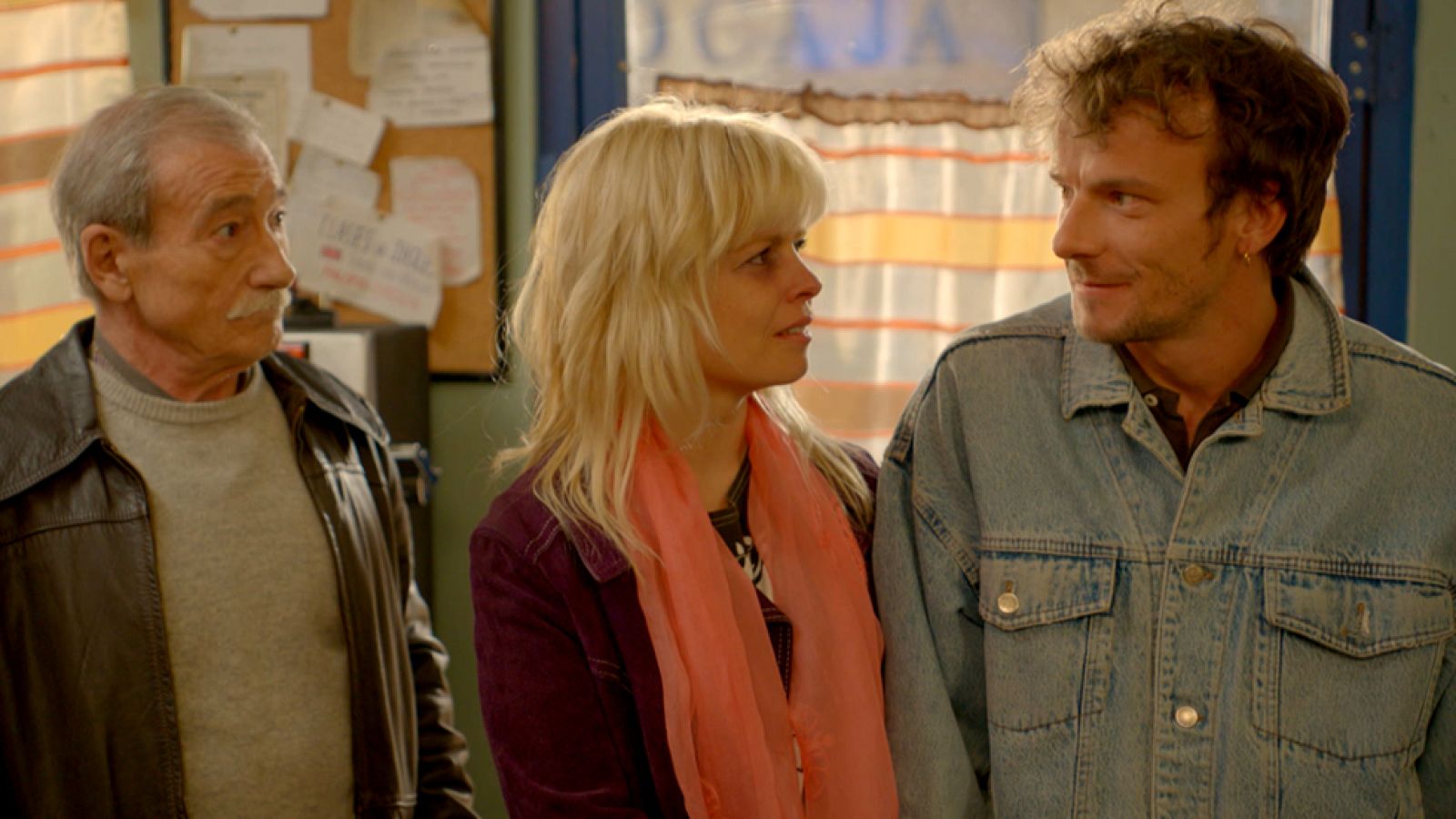 Cuéntame cómo pasó - Los vecinos de San Genaro le piden perdón a Cruz