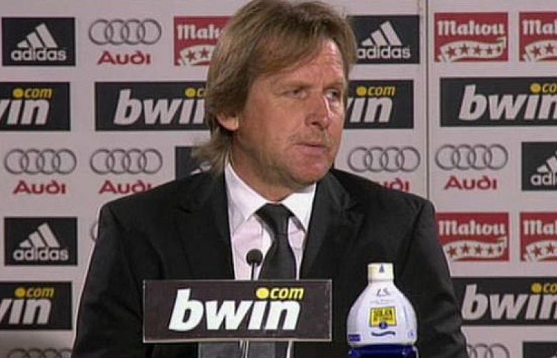 Schuster dice adiós al que hasta el momento era su club, el Real Madrid. Hace unas semanas Ramón Calderón defendía la continuidad del entrenador alemán, que ya ha hecho las maletas.