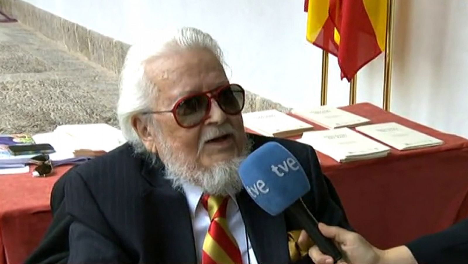 Fernando del Paso: "No escribo para ganar premios" - Informativo 24h | Ver