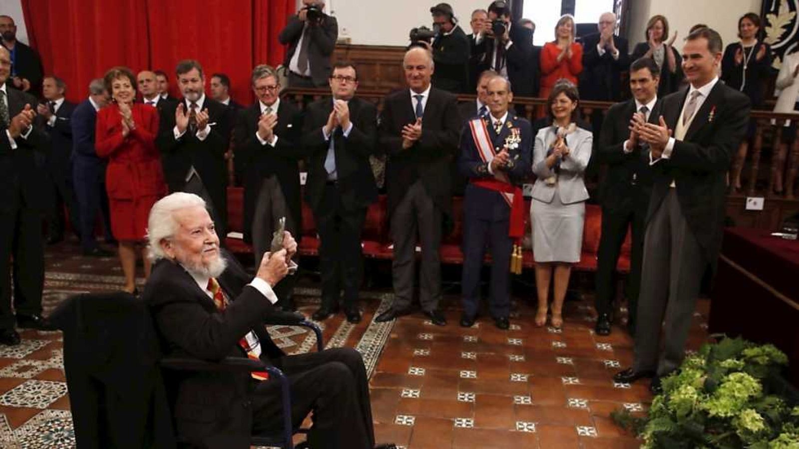 Especial informativo - Entrega del Premio Cervantes 2015 - Ver ahora