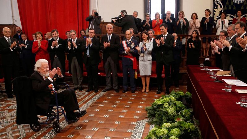 200 personas acompañaron a del Paso en la entrega del Premio Cervantes