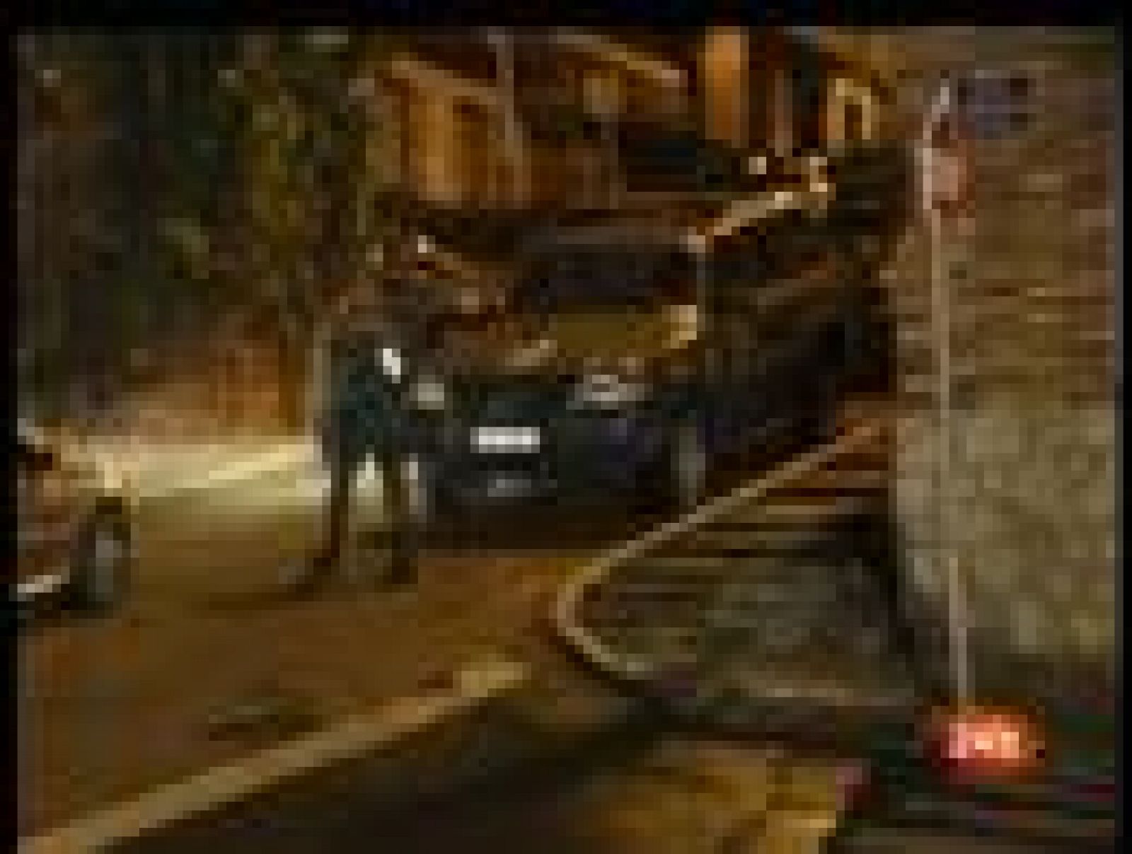 Noche 24 - Se registran las viviendas relacionadas con los últimos detenidos de ETA en Irún - La noche en 24h | Ver