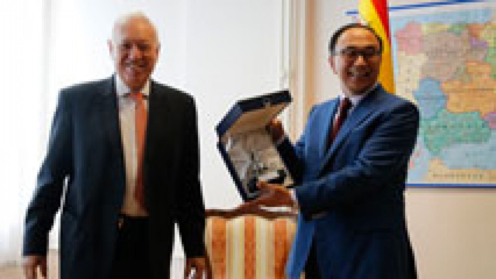 Telediario 1: Margallo inicia un viaje oficial de dos días a Kazajistán | RTVE Play