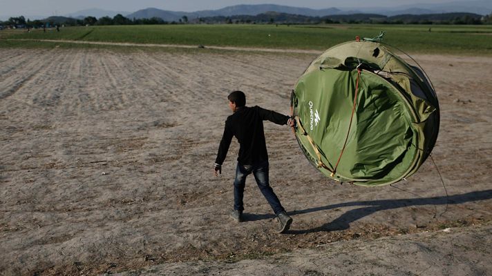 Telediario 1 - Cinco historias truncadas por la guerra