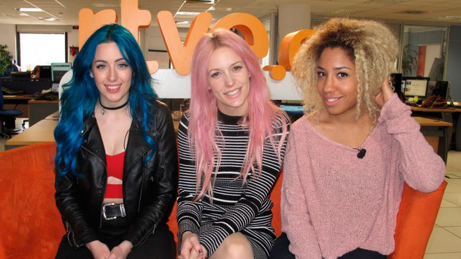 Sweet California contesta: ¿qué piensas de los chicos que silban a las chicas? - Generation What | Ver