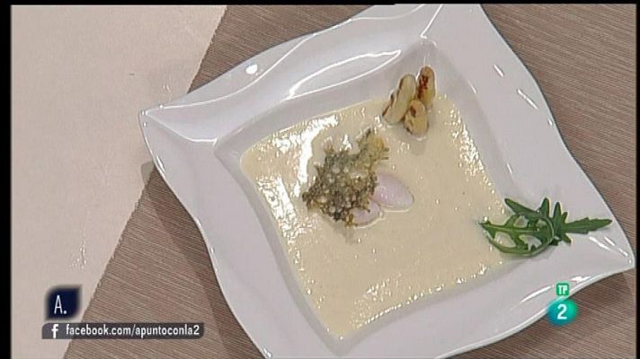 RTVE Cocina - Suave de espárrogos con crujiente de queso azul