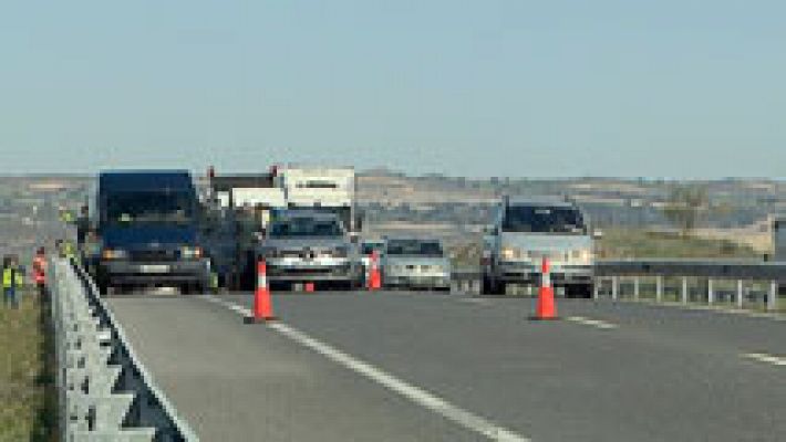 Telediario 1 - Un guardia civil mata a otro conductor tras una colisión de tráfico entre ambos