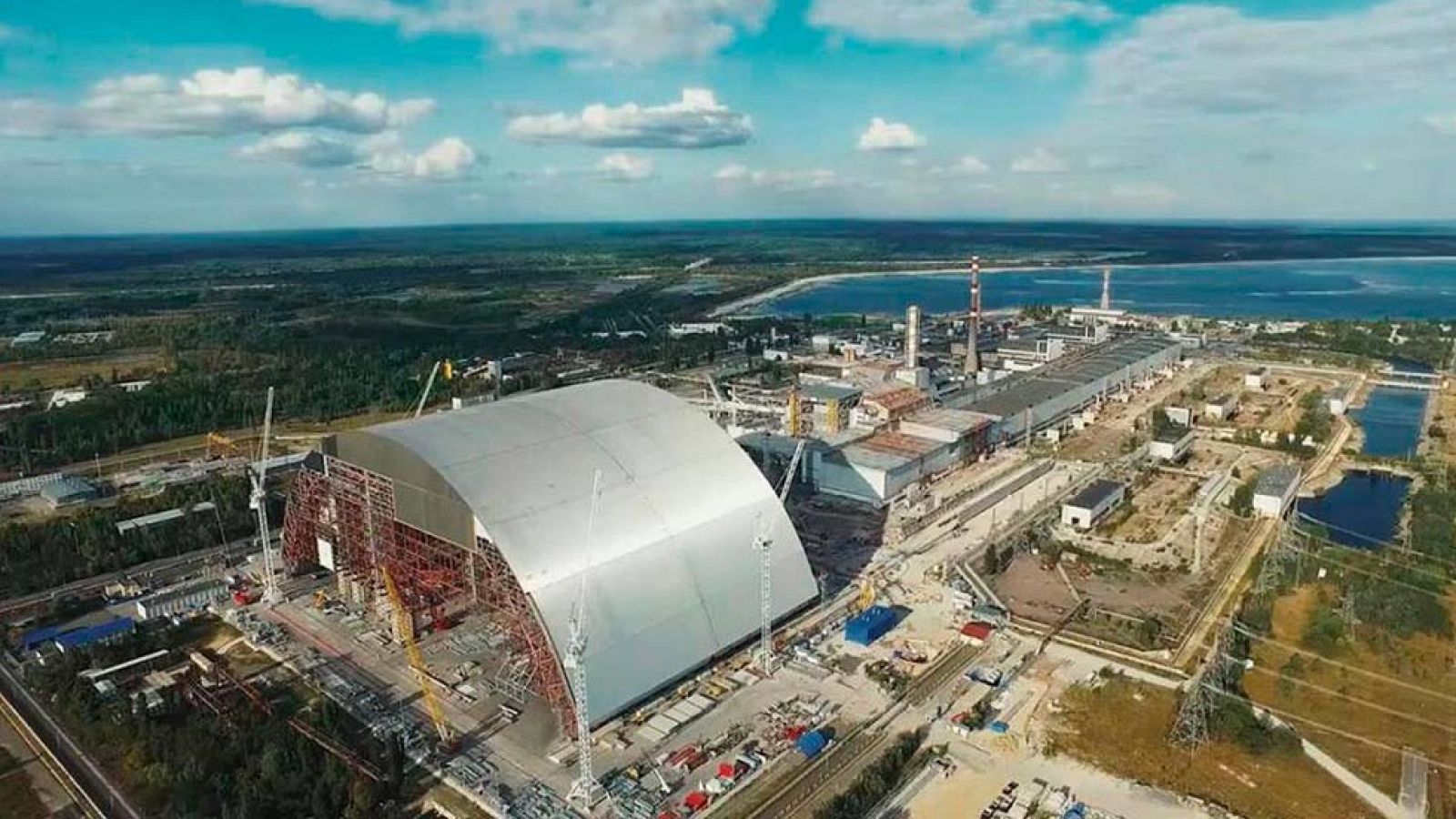 Una gran cúpula cubrirá el reactor 4 de Chernobil