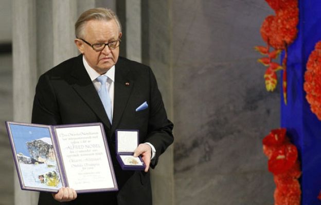  - Ahtisaari recibe el Nobel