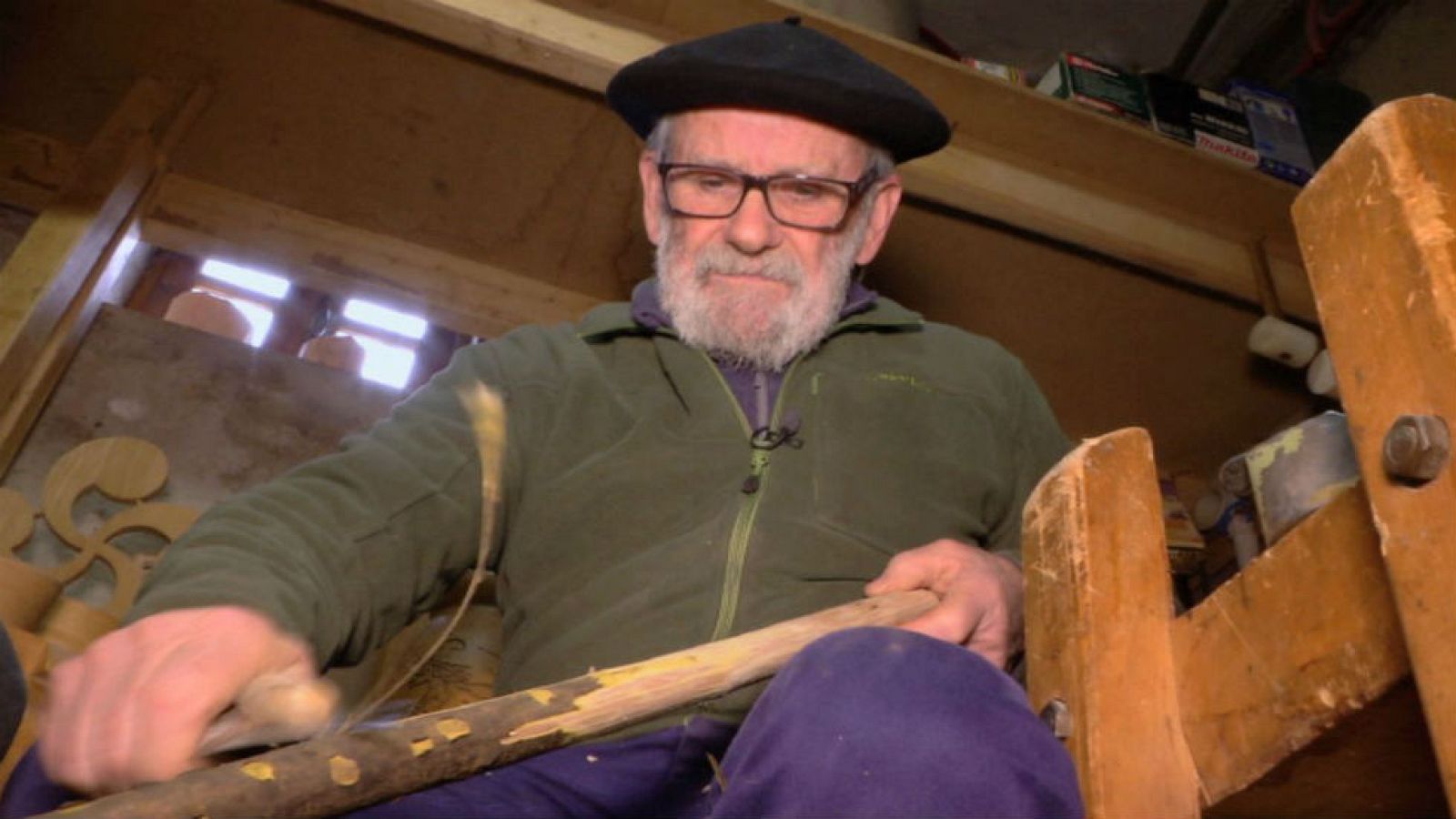 Santi, carpintero e inventor